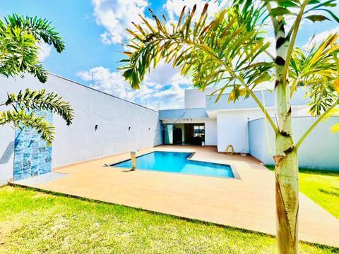 Casa à venda em Maringá, Jardim Paris, com 3 suítes, com 200 m²