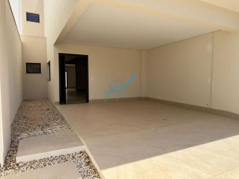 Casa à venda em Maringá, Jardim Higienópolis, com 3 suítes, com 217 m²