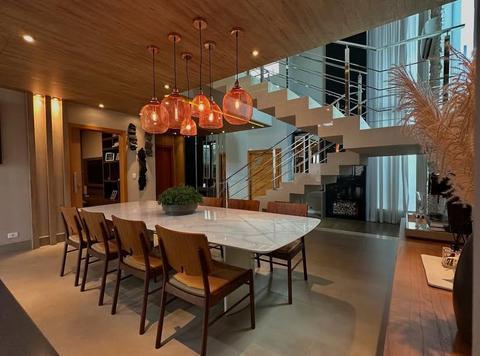 Casa à venda em Maringá, Parque Industrial, com 3 suítes, com 300 m², Condomínio VINHEDO