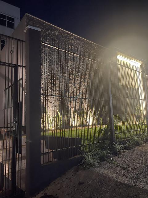 Casa à venda em Maringá, Zona 05, com 3 quartos, com 140 m²