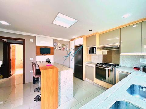 Casa à venda em Maringá, Jardim Montreal, com 4 quartos, com 154 m²