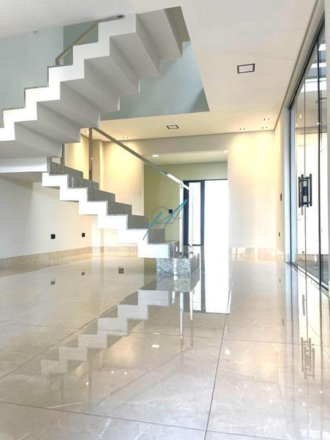 Sobrado à venda em Maringá, Jardim Itália II, com 3 quartos, com 230 m²