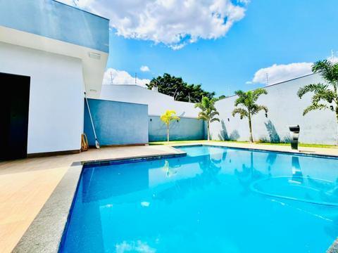 Casa à venda em Maringá, Jardim Paris, com 3 suítes, com 200 m²