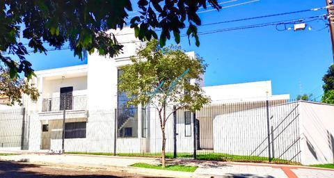 Casa à venda em Maringá, Jardim Iguaçu, com 4 quartos, com 285 m²