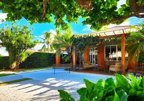 Sobrado à venda em Maringá, Zona 08, com 3 quartos, com 192.58 m²