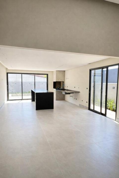 Casa à venda em Maringá, Parque Industrial, com 3 suítes, com 200 m², Residencial Hayashi