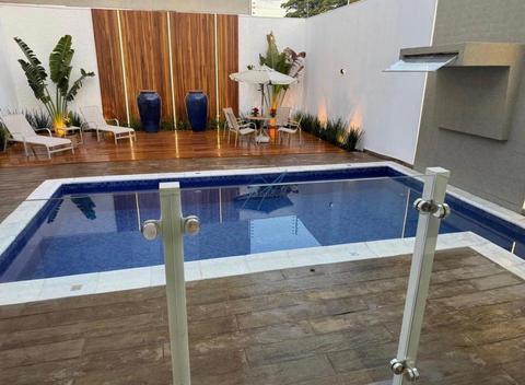 Casa à venda em Maringá, Zona 05, com 4 quartos, com 395 m²