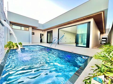 Casa à venda em Maringá, Jardim Higienópolis, com 4 suítes, com 229.23 m²