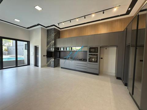 Casa à venda em Maringá, Jardim Paris, com 3 suítes, com 270 m²