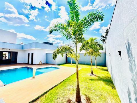 Casa à venda em Maringá, Jardim Paris, com 3 suítes, com 200 m²