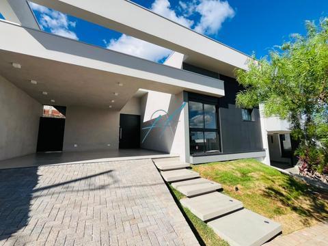 Casa à venda em Maringá, Parque Industrial, com 3 suítes, com 230 m², Residencial Hayashi