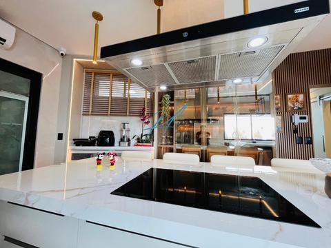 Casa à venda em Maringá, Jardim Pinheiros, com 3 quartos, com 261 m²